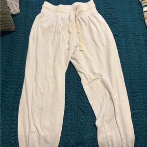 Onzie Cream Ankle Jogger Pants
